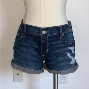 Hollister | Low Rise Short Short | Size 7 / 28